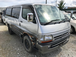 ToyotaHiace Van